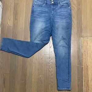 Nicole Miller Midwash Skinny Jeans